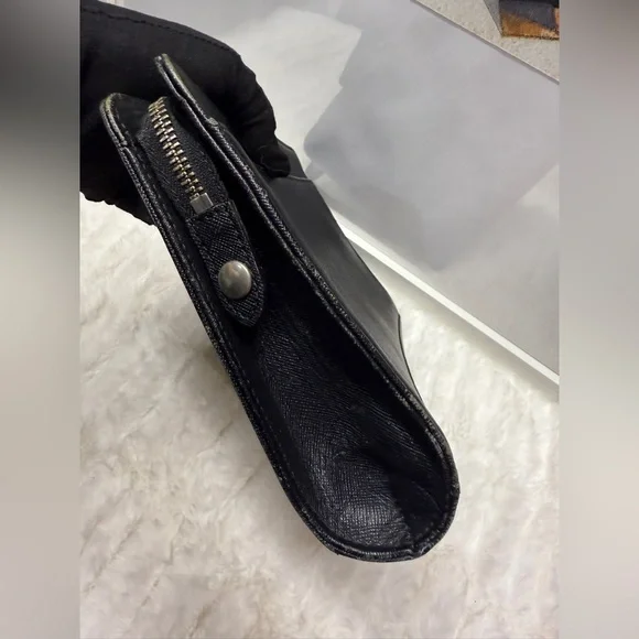 BURBERRY Black Leather Clutch - Picture 7 of 11